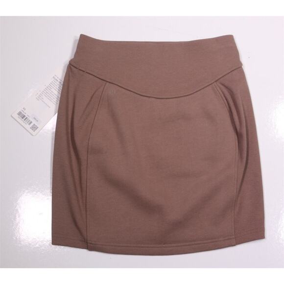 Lululemon Womens Scuba Mini Skirt Medium Taupe Taupetastic High Rise NWT - Picture 4 of 9